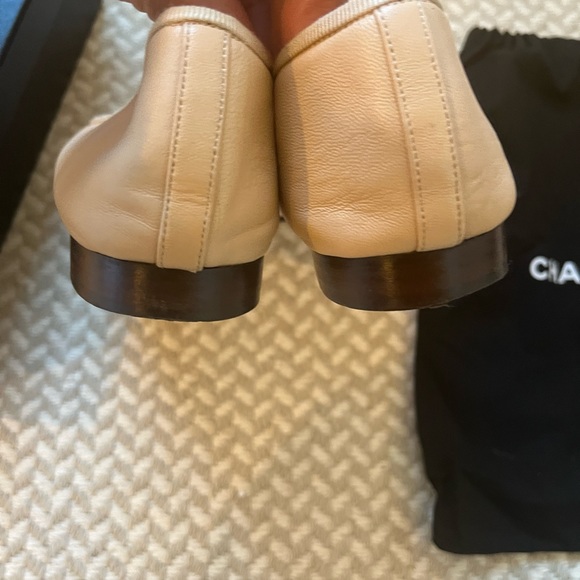 Chanel leather ballet flat cap toe hard to find - Picture 3 of 10